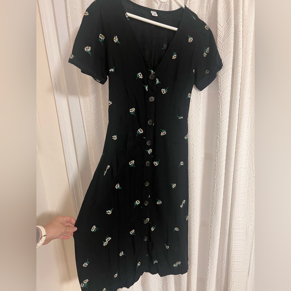 BLACK FLORAL BUTTON DOWN FEMININE DRESS SIZE SMALL OLD NAVY - Picture 5 of 6